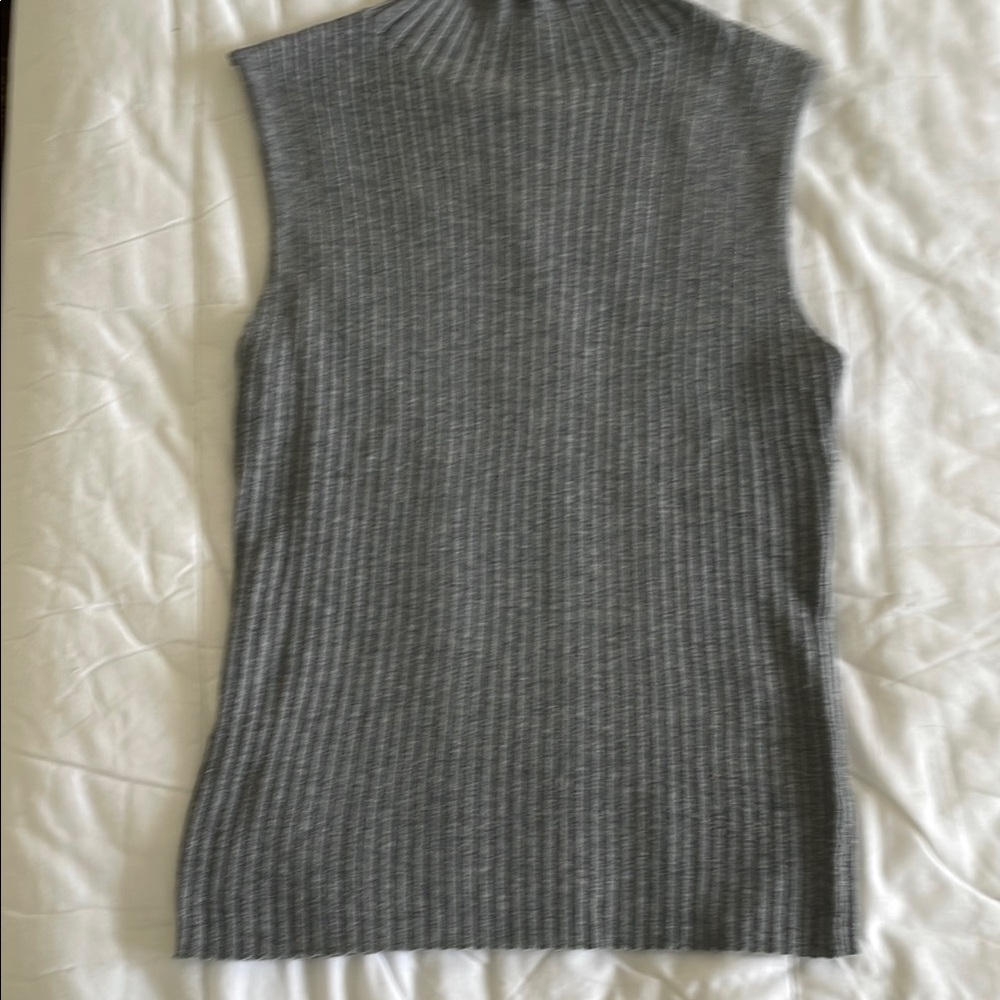Gray Sleeveless Ribbed Knit Top